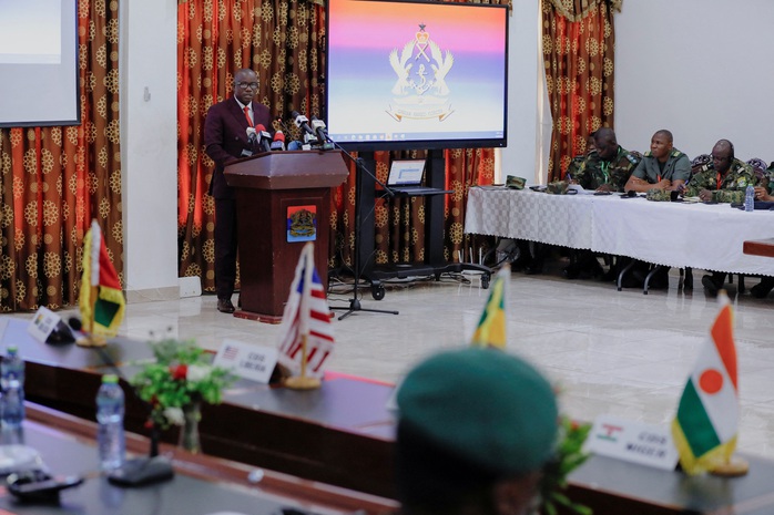 Khủng hoảng Niger: ECOWAS bàn về phương sách cuối cùng - Ảnh 1.