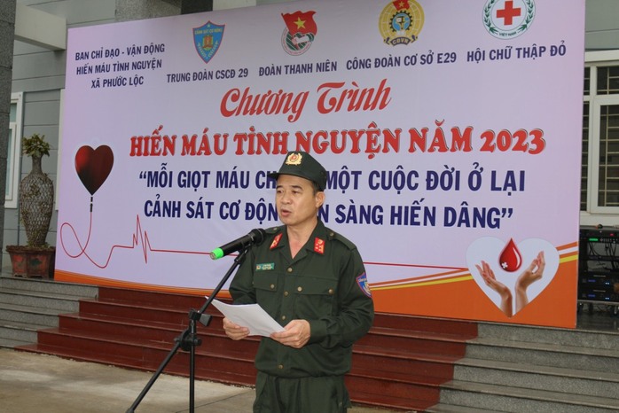 Hình ảnh ý nghĩa của Trung đoàn CSCĐ Đông Nam TP HCM ngày 19-8 - Ảnh 4.