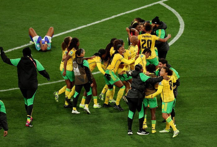 World Cup nữ 2023: Cầm hoà Brazil, nữ Jamaica tạo dấu mốc lịch sử cho bóng đá nước nhà - Ảnh 2.