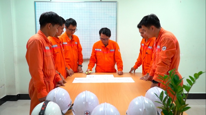 EPS sẵn sàng nguồn lực cho cao điểm sửa chữa năm 2023 - Ảnh 2. EPS sẵn sàng nguồn lực cho cao điểm sửa chữa năm 2023 - Ảnh 2.