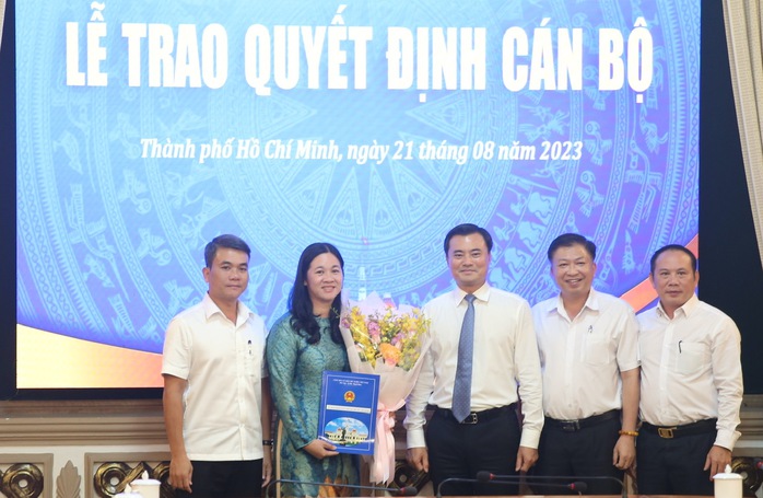 TP HCM: Bình Chánh và Hóc Môn có thêm Phó Chủ tịch UBND - Ảnh 3.