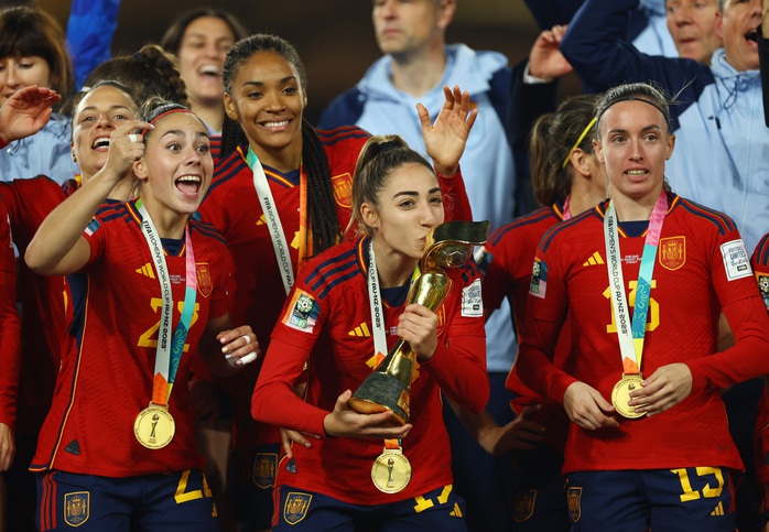 Người hùng trận chung kết World Cup ghi bàn giữa hung tin cha mất - Ảnh 6. Người hùng trận chung kết World Cup ghi bàn giữa tỷ lệ cá cược kèo nhà cái mất - Ảnh 6.