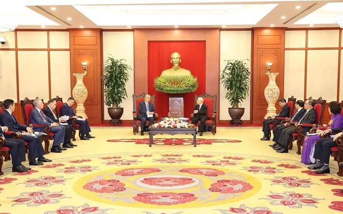 Tổng thống Kazakhstan tặng Tổng Bí thư Nguyễn Phú Trọng album ảnh Chủ tịch Hồ Chí Minh - Ảnh 5.