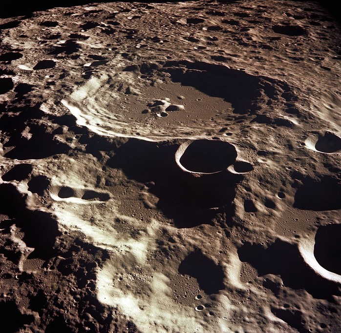 Tàu Trung Quốc xác định “thế giới ngầm” khó tin trong Mặt Trăng - Ảnh 1.