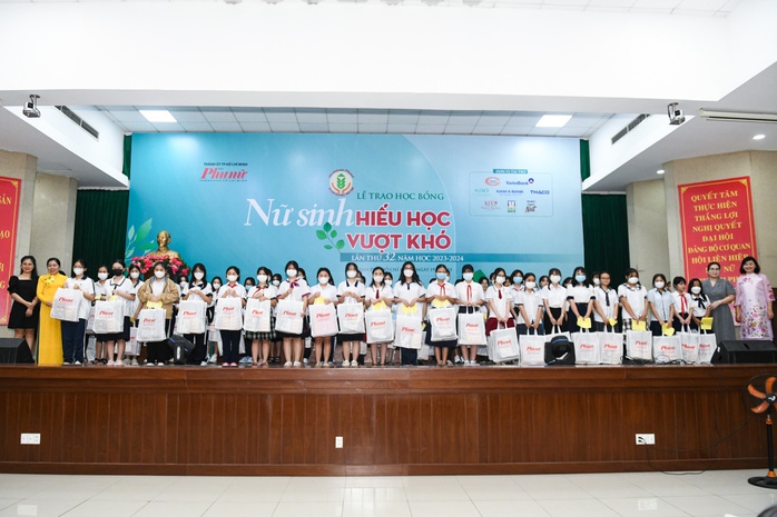 Him Lam Land chung tay ủng hộ Quỹ học bổng “Nữ sinh hiếu học vượt khó” - Ảnh 1. Him Lam Land chung tay ủng hộ Quỹ học bổng “Nữ sinh hiếu học vượt khó” - Ảnh 1.