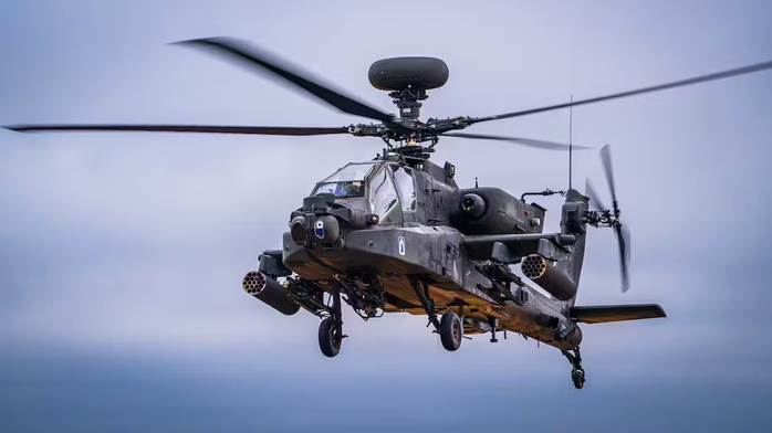 Mỹ nhắm bán trực thăng xịn cho Ba Lan, hối công dân rời Belarus - Ảnh 1.