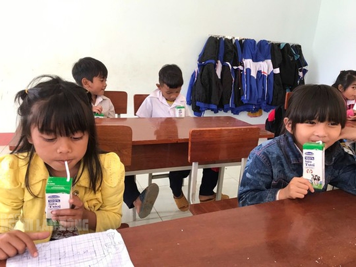 Bất ngờ lý do Quảng Nam không thể chi 150 tỉ mua sữa cho học sinh miền núi - Ảnh 1.