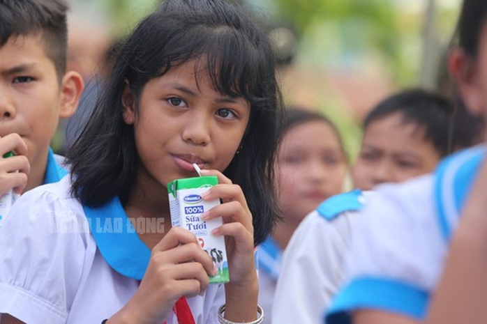 Bất ngờ lý do Quảng Nam không thể chi 150 tỉ mua sữa cho học sinh miền núi - Ảnh 2.