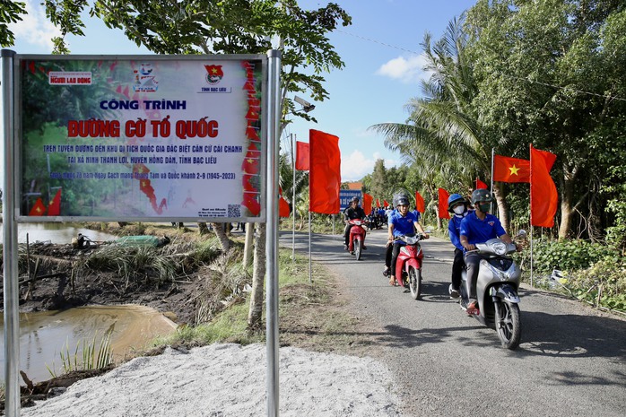 Khánh thành Đường cờ Tổ quốc dài 25 km ở Bạc Liêu - Ảnh 6.