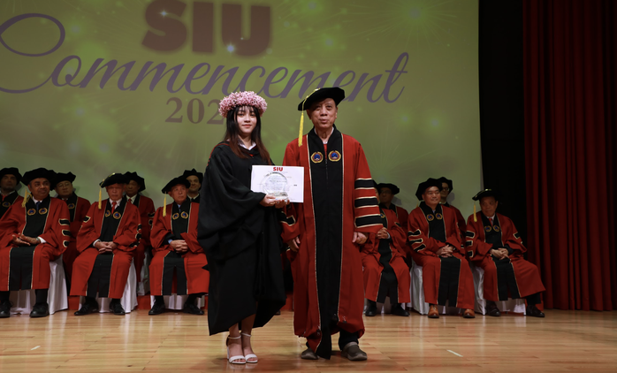 Sinh viên nhận Học bổng Chủ tịch SIU tốt nghiệp thủ khoa toàn trường - Ảnh 1.