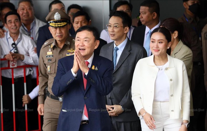 Ông Thaksin có thể ở tù ít nhất 2 năm nếu không được ân xá - Ảnh 1.