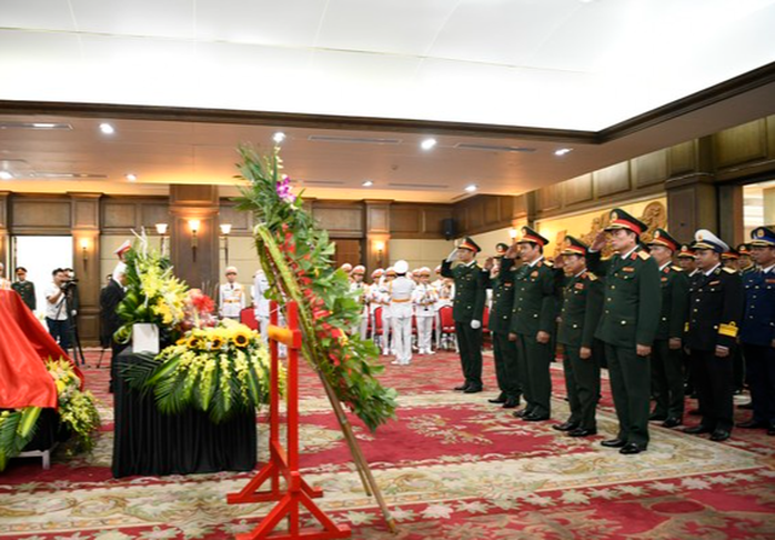 Lãnh đạo Đảng, Nhà nước viếng Phó Thủ tướng Lê Văn Thành - Ảnh 7. Lãnh đạo Đảng, Nhà nước viếng Phó Thủ tướng Lê Văn Thành - Ảnh 7.