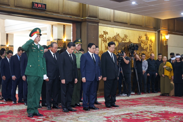 Các thành viên Chính phủ tưởng nhớ, thương tiếc Phó Thủ tướng Lê Văn Thành - Ảnh 2.