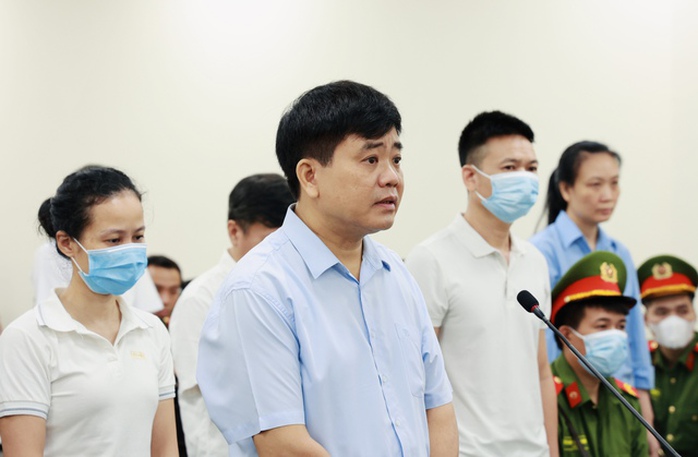 Cựu chủ tịch Hà Nội Nguyễn Đức Chung nói rất buồn vì bị khởi tố liên quan cây xanh - Ảnh 1.