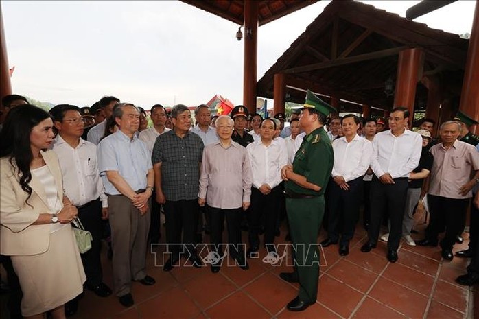 Những hình ảnh Tổng Bí thư Nguyễn Phú Trọng thăm Cửa khẩu Quốc tế Hữu Nghị - Ảnh 4.