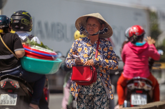 Khó nhọc đời… bán giấc mơ tỉ phú - Ảnh 2.