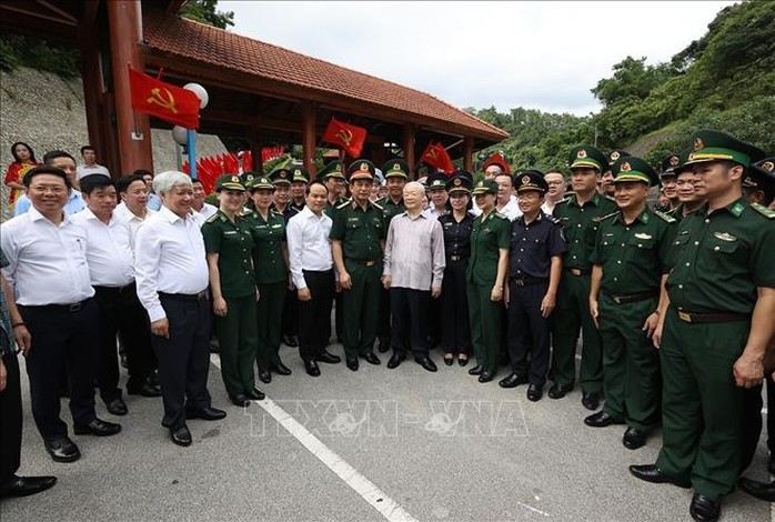 Những hình ảnh Tổng Bí thư Nguyễn Phú Trọng thăm Cửa khẩu Quốc tế Hữu Nghị - Ảnh 7.