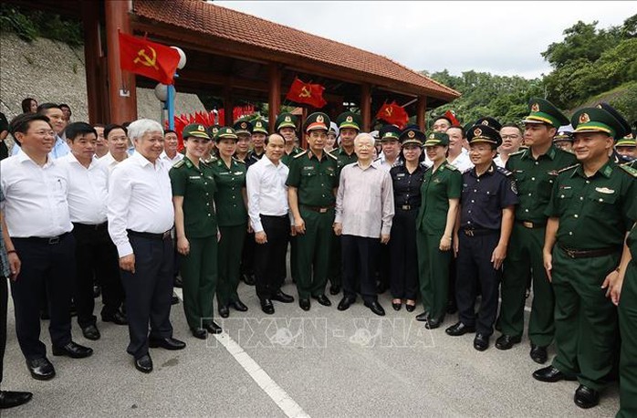 Những hình ảnh Tổng Bí thư Nguyễn Phú Trọng thăm Cửa khẩu Quốc tế Hữu Nghị - Ảnh 9.