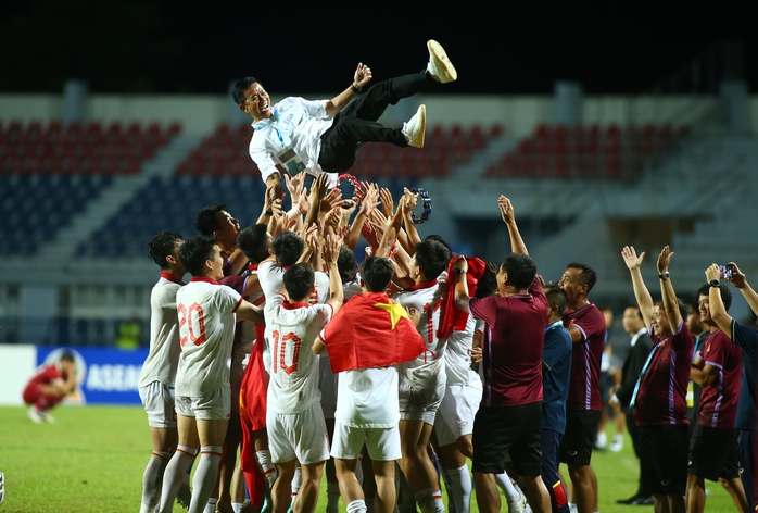 U23 Việt Nam bảo vệ thành công ngôi vô địch - Ảnh 2.