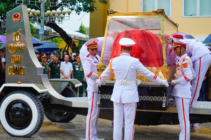 Trọng thể Lễ truy điệu và đưa tang Phó Thủ tướng Lê Văn Thành - Ảnh 6.