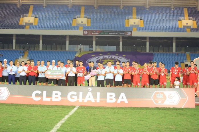 Đội Công an Hà Nội vô địch V-League 2023 - Ảnh 7.