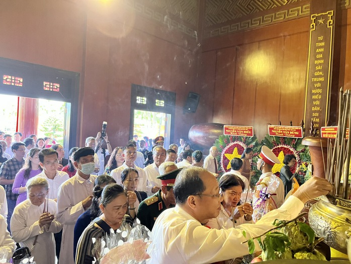 Hình ảnh huyện Hóc Môn long trọng tổ chức Lễ giỗ 5 nguyên lãnh đạo Đảng - Ảnh 4.