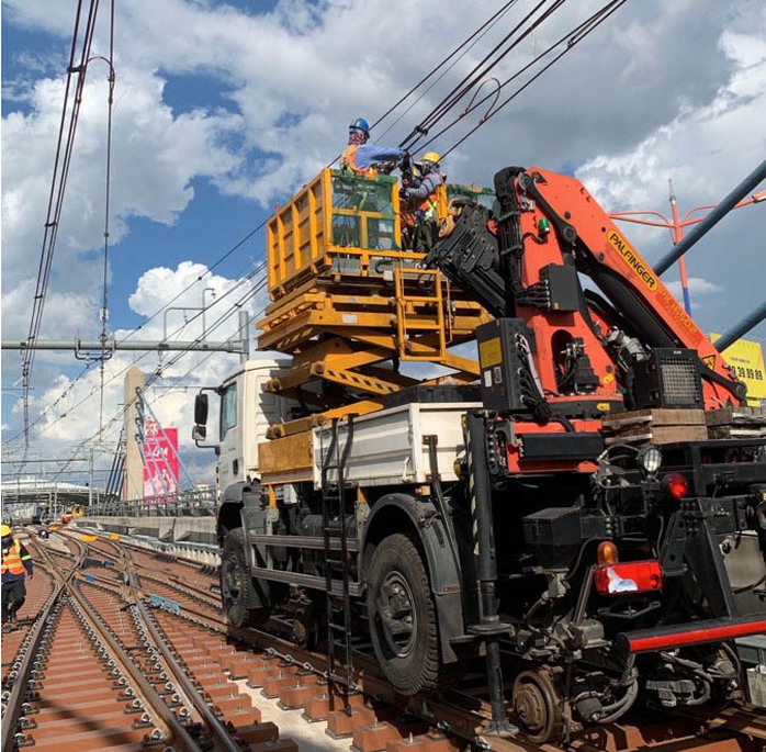 Tất bật cho sự kiện diễn ra trong ngày mai của tuyến metro số 1 - Ảnh 4.