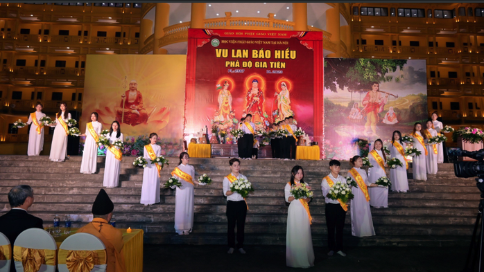 Xúc động lễ Vu lan báo hiếu tại Học Viện Phật giáo Việt Nam - Ảnh 6.