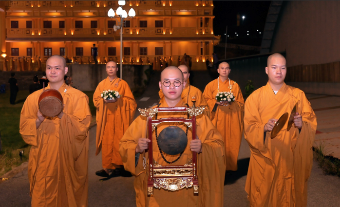 Xúc động lễ Vu lan báo hiếu tại Học Viện Phật giáo Việt Nam - Ảnh 4.