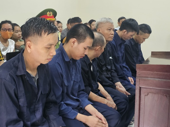 6 người bị phạt tù vì tự làm và tiêu thụ Nón Sơn nhái - Ảnh 1.