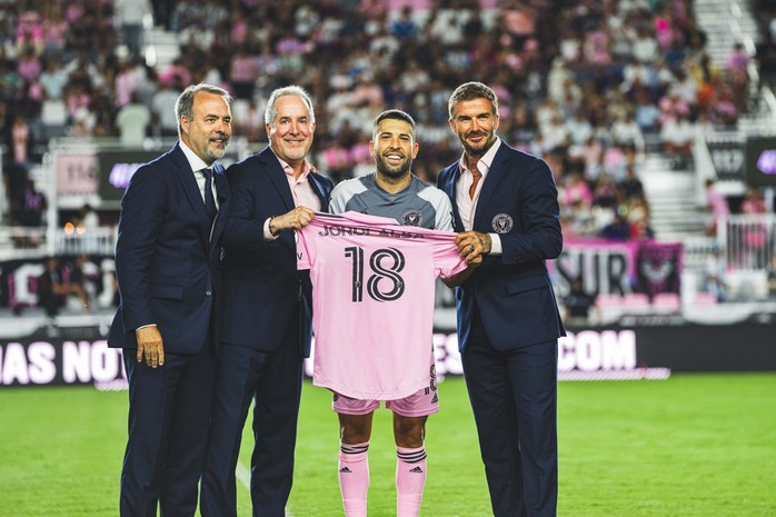 Messi lập cú đúp trong ngày Jordi Alba ra mắt Inter Miami - Ảnh 4.