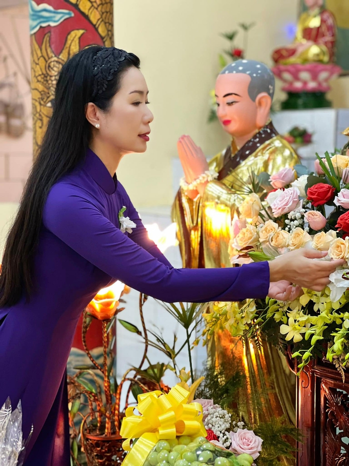 Nghệ sĩ TP HCM xúc động dịp lễ Vu Lan tại chùa Nghệ sĩ - Ảnh 9.