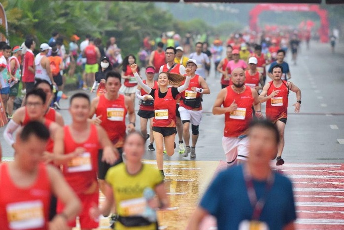 30 nhân vật/KOLs truyền cảm hứng làm nóng giải Hà Nội Marathon Techcombank mùa thứ 2 - Ảnh 3. 30 nhân vật/KOLs truyền cảm hứng làm nóng giải Hà Nội Marathon Techcombank mùa thứ 2 - Ảnh 3.