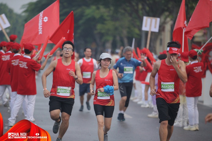 30 nhân vật/KOLs truyền cảm hứng làm nóng giải Hà Nội Marathon Techcombank mùa thứ 2 - Ảnh 2. 30 nhân vật/KOLs truyền cảm hứng làm nóng giải Hà Nội Marathon Techcombank mùa thứ 2 - Ảnh 2.