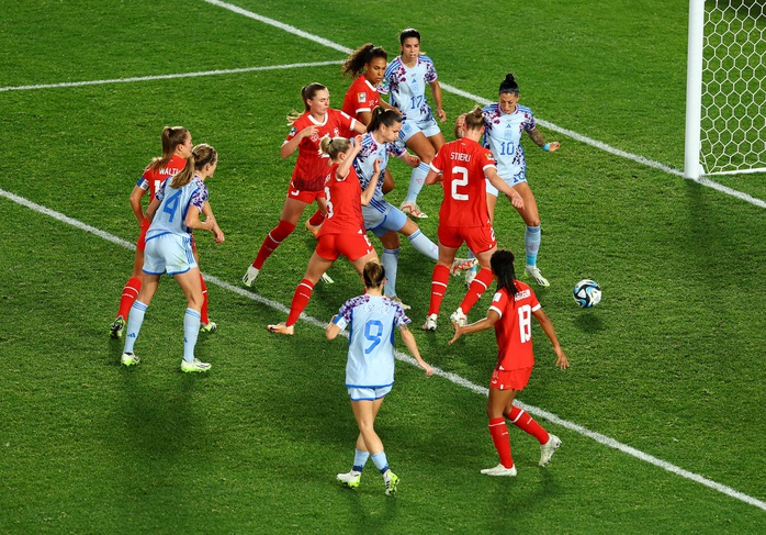 World Cup nữ 2023: Tây Ban Nha mở màn vòng 1/8 bằng trận đấu hủy diệt Thụy Sĩ - Ảnh 2.