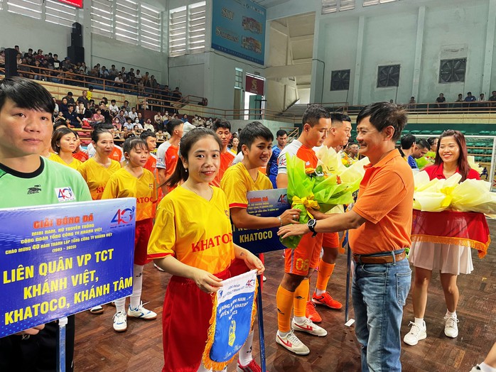 Công đoàn Khatoco tổ chức giải bóng đá nam, nữ với 17 đội bóng - Ảnh 3.
