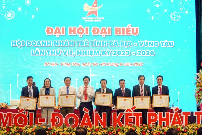 Ông Lê Đình Thắng tái đắc cử Chủ tịch Hội Doanh nhân trẻ tỉnh BR-VT - Ảnh 2.