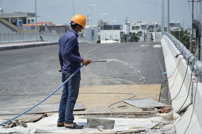 TPHCM: Cận cảnh cây cầu hơn nửa nghìn tỉ đồng sắp thông xe - Ảnh 4.