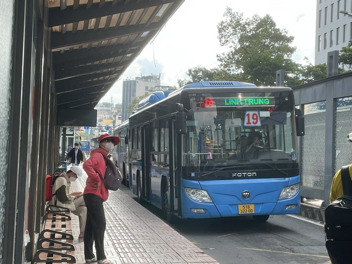 Ngưng hoạt động tuyến xe buýt TP HCM đi Mộc Bài - Ảnh 2.