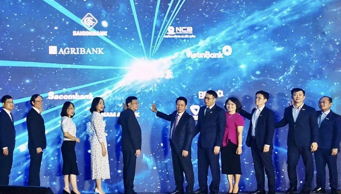SAIGONBANK triển khai chức năng rút tiền mặt bằng mã QR trên ATM liên kết với NAPAS - Ảnh 1. SAIGONBANK triển khai chức năng rút tiền mặt bằng mã QR trên ATM liên kết với NAPAS - Ảnh 1.