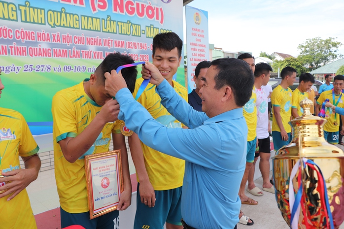 Ngành Xây dựng vô địch giải bóng đá Công đoàn tỉnh Quảng Nam - Ảnh 3.
