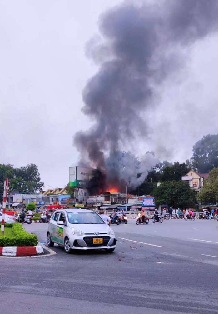 Cháy lớn ở Biên Hòa, Đồng Nai - Ảnh 3.