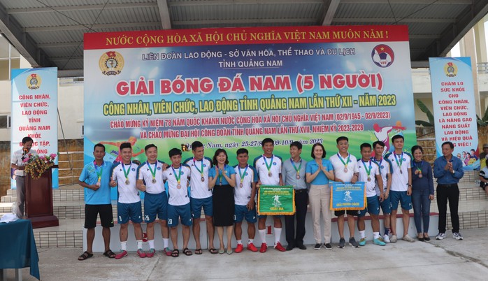 Ngành Xây dựng vô địch giải bóng đá Công đoàn tỉnh Quảng Nam - Ảnh 7.