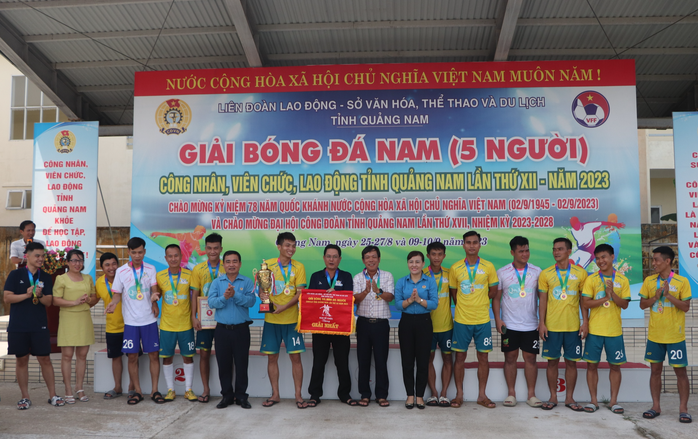 Ngành Xây dựng vô địch giải bóng đá Công đoàn tỉnh Quảng Nam - Ảnh 4.