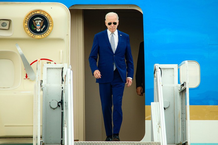 Tổng thống Mỹ Joe Biden đến Nội Bài, thăm cấp Nhà nước tới Việt Nam - Ảnh 1.