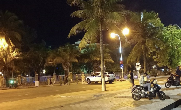 Người lao xe vào cổng trụ sở UBND tỉnh Khánh Hòa đã tử vong - Ảnh 1.
