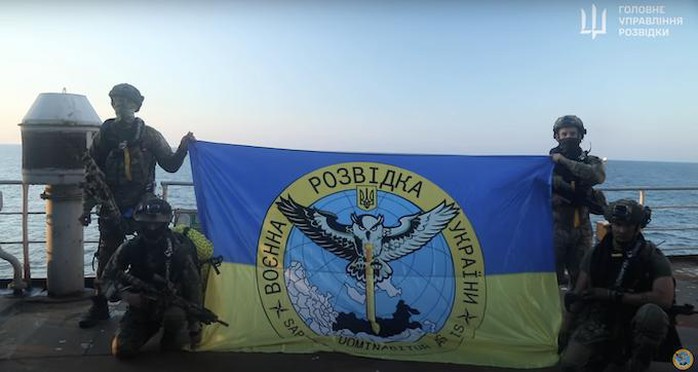 Ukraine tung clip tuyên bố giành lại giàn khoan chiến lược trên biển Đen - Ảnh 1.