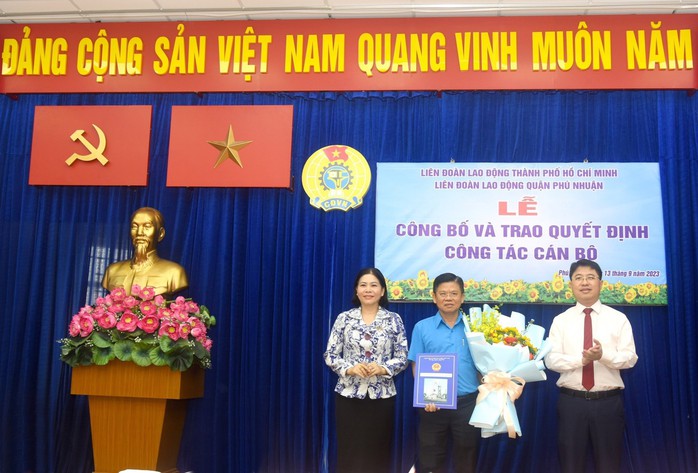 Ông Đinh Gia Huỳnh được bầu làm Chủ tịch LĐLĐ quận Phú Nhuận, TP HCM - Ảnh 2.