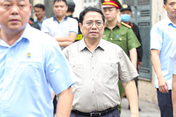 Thủ tướng Phạm Minh Chính tưởng niệm các nạn nhân vụ cháy chung cư mini - Ảnh 3.