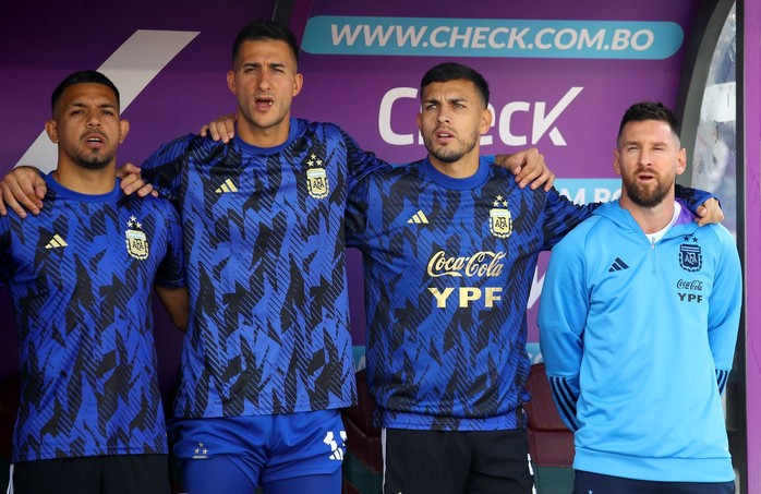 Đồng đội tiết lộ lý do Messi không thi đấu vẫn đến Bolivia, M10 xuất hiện với vai trò lạ - Ảnh 2.